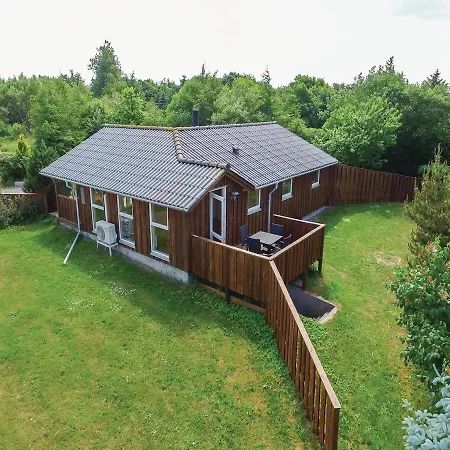 Prázdninový dům Three-bedroom Holiday In