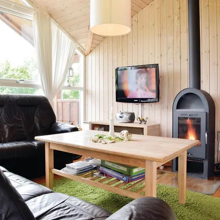 Three-bedroom Holiday In * Vinderup